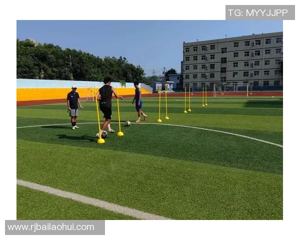 西安足球队边路渗透战术解析与实践探讨 西安足球队边路渗透战术解析与实践探讨